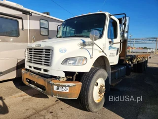 FREIGHTLINER M2