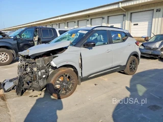 NISSAN KICKS SR