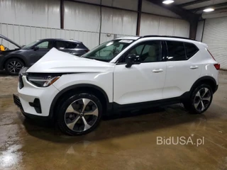 VOLVO XC40 PLUS