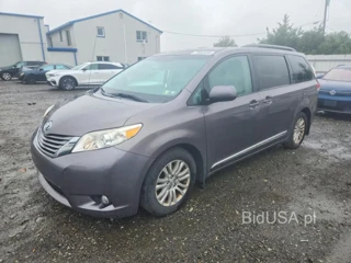TOYOTA SIENNA XLE 8-PASSENGER