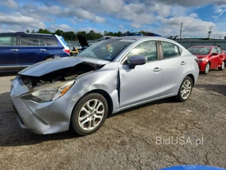 TOYOTA YARIS IA BASE