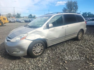 TOYOTA SIENNA XLE LIMITED