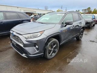 TOYOTA RAV4 XSE