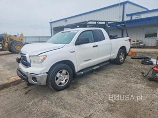 TOYOTA TUNDRA DOUBLE CAB SR5