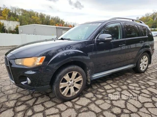 MITSUBISHI OUTLANDER SE