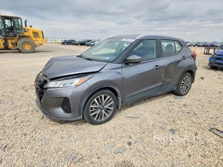 NISSAN KICKS SV