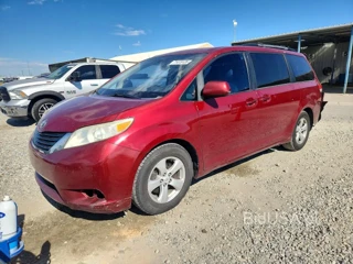TOYOTA SIENNA LE