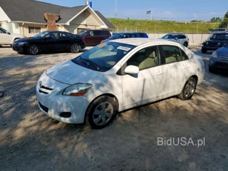 TOYOTA YARIS BASE