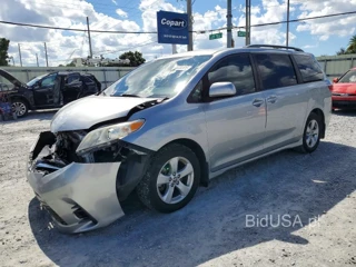 TOYOTA SIENNA LE