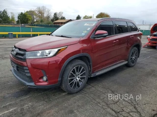 TOYOTA HIGHLANDER SE