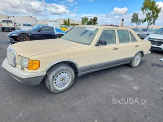 MERCEDES-BENZ 560 SEL