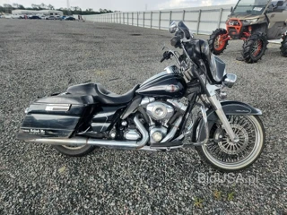 HARLEY-DAVIDSON FLHTCU