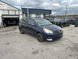 TOYOTA SIENNA XLE 7 PASSENGER