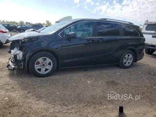 TOYOTA SIENNA LE
