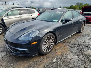 PORSCHE PANAMERA 4