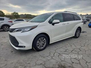 TOYOTA SIENNA XLE