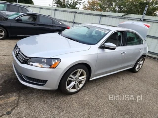 VOLKSWAGEN PASSAT SE