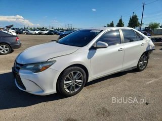 TOYOTA CAMRY SE