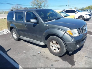 NISSAN NISSAN PATHFINDER SE