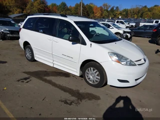 TOYOTA TOYOTA SIENNA LE