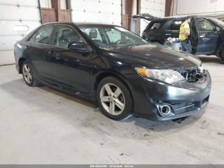 TOYOTA TOYOTA CAMRY SE