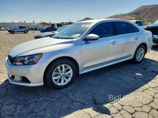 VOLKSWAGEN PASSAT S