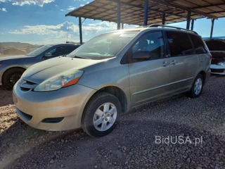 TOYOTA SIENNA CE