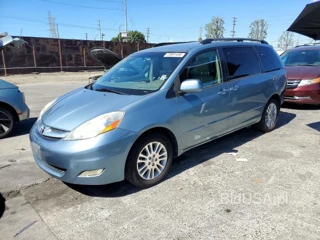 TOYOTA SIENNA XLE