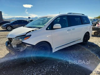 TOYOTA SIENNA SE