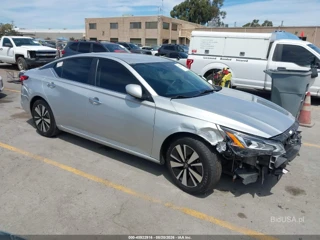 NISSAN NISSAN ALTIMA SV FWD