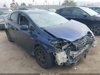 TOYOTA TOYOTA PRIUS THREE