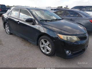 TOYOTA TOYOTA CAMRY SE