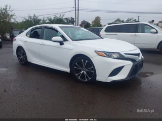 TOYOTA TOYOTA CAMRY SE