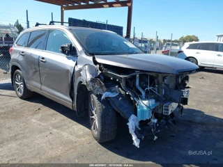 TOYOTA TOYOTA HIGHLANDER XLE
