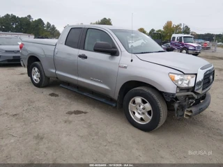 TOYOTA TOYOTA TUNDRA SR5 5.7L V8