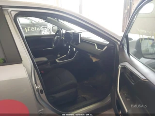 TOYOTA TOYOTA RAV4 LE