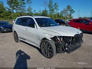 BMW X7 M50I