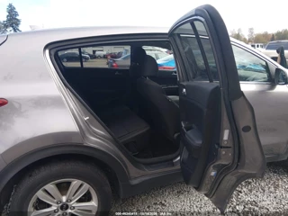 KIA KIA SPORTAGE LX
