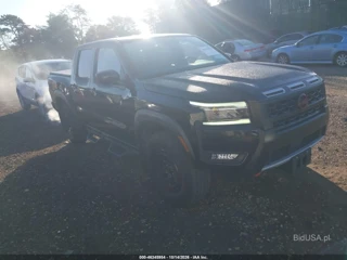NISSAN NISSAN FRONTIER PRO-4X 4X4