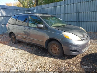TOYOTA TOYOTA SIENNA LE