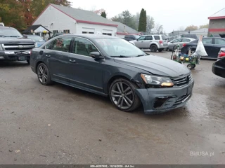 VOLKSWAGEN VOLKSWAGEN PASSAT 1.8T R-LINE