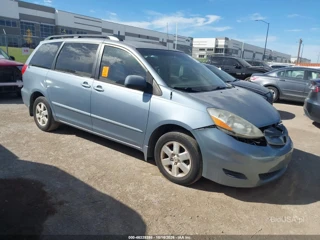 TOYOTA TOYOTA SIENNA LE