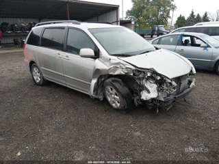TOYOTA TOYOTA SIENNA XLE