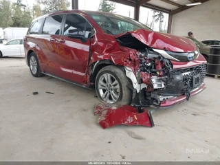 TOYOTA TOYOTA SIENNA XSE