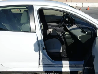 TOYOTA TOYOTA COROLLA HYBRID LE