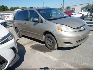 TOYOTA TOYOTA SIENNA LE