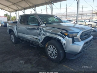 TOYOTA TOYOTA TACOMA SR5