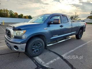 TOYOTA TUNDRA SR5