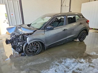 NISSAN KICKS PLAY S