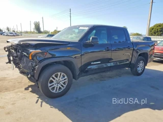 TOYOTA TUNDRA CREWMAX SR